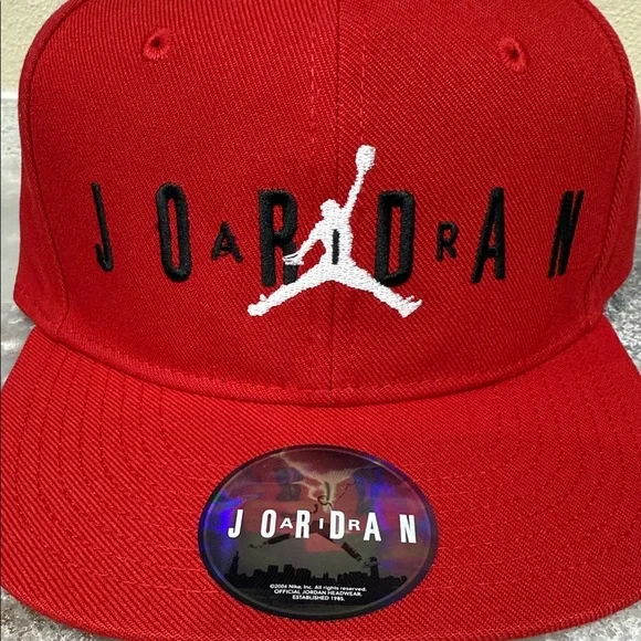 Jordan Red Cap with Iconic Logo - Picture 2 of 3